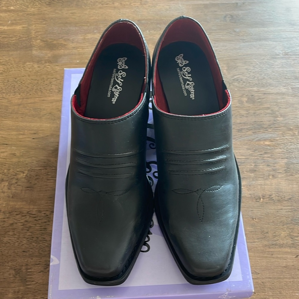 NWT. Self Esteem. Size 8.5